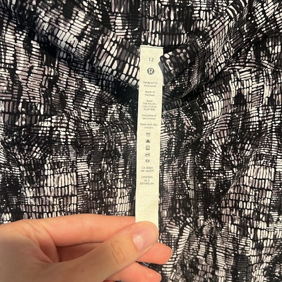 Lululemon InStill High-Rise Tight 25" - Picture 9 of 10